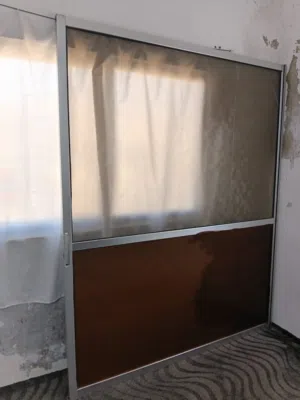 باب المنيوم مستعمل بحال الوكاله