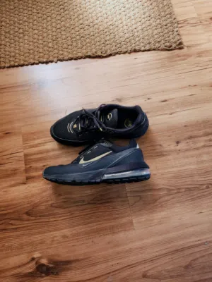 افضل بوت لايف ستايل  جيم شبه جديد  نايك  air pulse    like shoe brand new انيق و فخم جدا