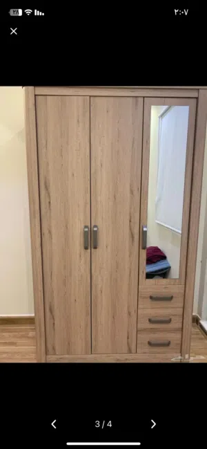 خزانة ملابس شبه جديده ونظيفة
