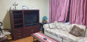 شفه مفروشه مميزه في منطقة الشميساني، عماره عائليه. قرب السفاره الليبيه، طابق اول، قريب من الخدمات..