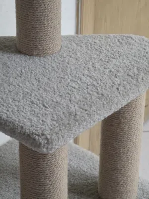 Title: Premium Multi-Level Cat Tree (Like New / Mint Condition)