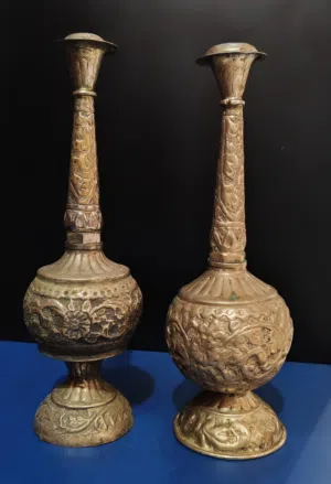 عدد (2) مراش نحاسية قديمة