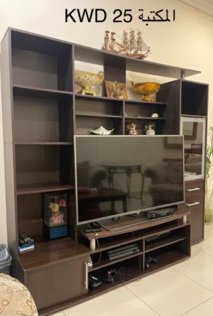 مكتبة للبيع