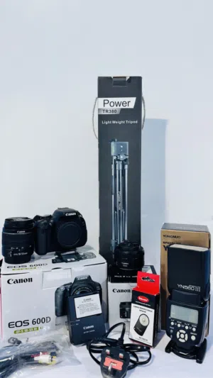 كاميرا كانون EOS 600D
