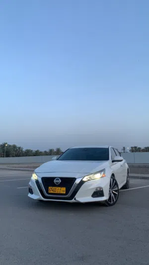 للبيع التيما 2019 رقم واحد فل مواصفات نسخت البلاتيم 2500 سي سي و الكثير من المواصفات الوصف مهم