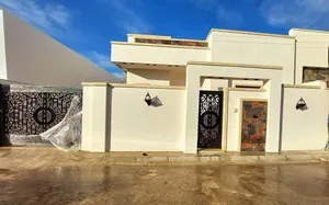 فيللا ارضية مقسم سكني حديث تشطيب ممتاز