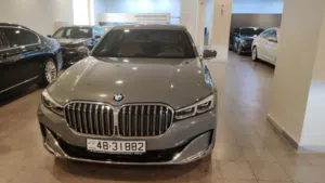 BMW 745 LE only 28,000 km سبعة جيد بحالة الوكالة. (Plug-in Hybrid). 400 حصان.  دفع رباعي xDrive