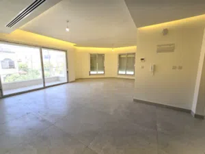 عبدون شقة جديدة للإيجار مساحة 180 متر طابق اول