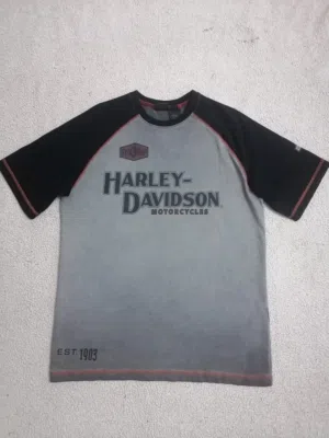 تيشرت HARLEY DAVIDSON بتلبس قياس XL شبه جديده سعرها 20 وقيياس M  سعرها 10