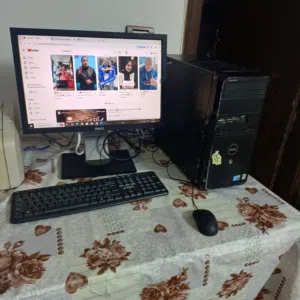 pc dell كمبيوتر مكتبي مع شاشة
