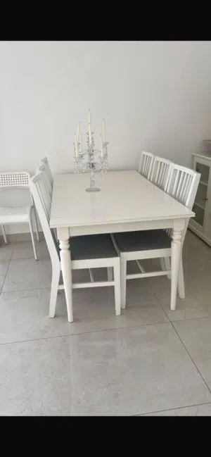 طاوله  مع 6كراسي شبه جديده