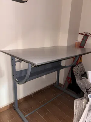 طاولة رسم هندسي