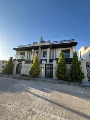 400 m2 4 Bedrooms Villa for Sale in Amman Al Tuneib