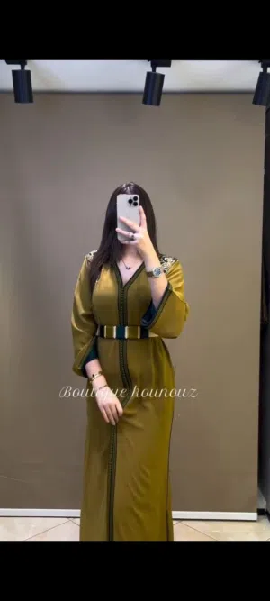 قفطان روعة انيق تمن مناسب التوصيل حتا للدار