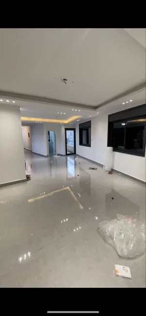 ‏٤ غرف نوم ‏.‏ ٣ حمّامات ‏.‏ 210 م٢‏3