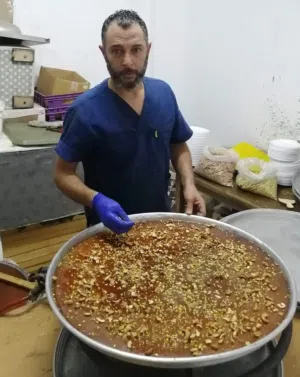استعداد تام لتلبيه مناسباتكم عمل الكنافه بالموقع