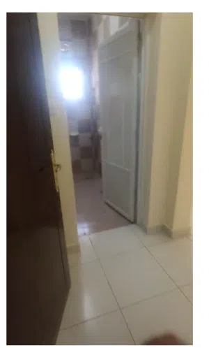 Sharing room with attached bathroom for executive - Near to express highway