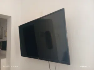 شاشة 43 للبيع