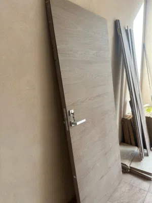 باب جديد غير مستعمل للبيع صناعة تركية كامل بالقفص متاعه المكان سوق الجمعة