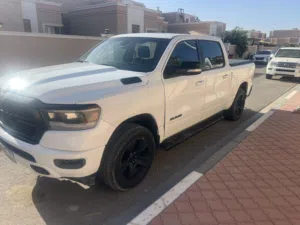 تخفيض سعر رام موديل 2020 سعرها 246 ورقة محرك 8 سلندر 5.7