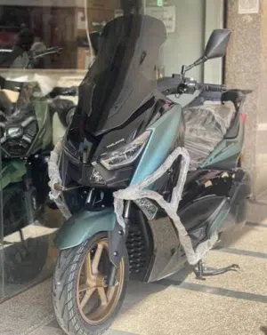 اسكوتر n max200 بسعر مميز مش حتلاقيه عند اى حد تانى تسليم فورى  الوان مختلفه