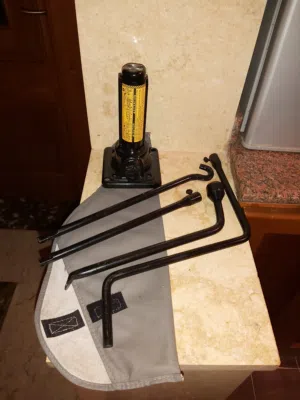 كريكات تويوتا و كمبلات سيارات دفع رباعي