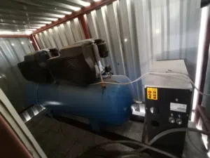 معدات للبيع