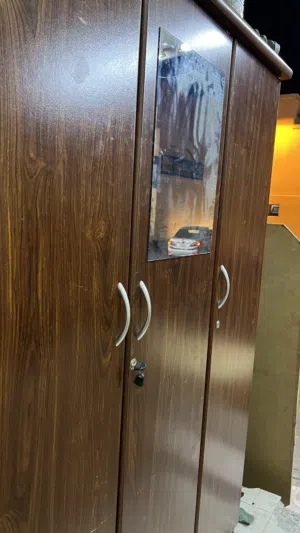 3 door cupboard 35bd