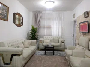 كنب صالون بحالة ممتازة للبيع