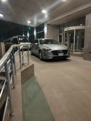 هونداي سوناتا بدون صغ ماشيه  بدون فتحه وبصمه