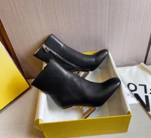 Boots . Fendi . 41 . New4