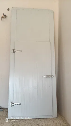 Cold room door