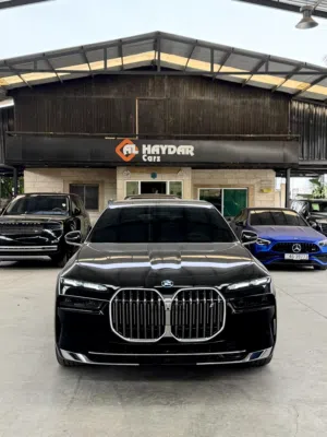 زيروو ممشى قليل جدا BMW I7 XDrive 50 اعلى مواصفات