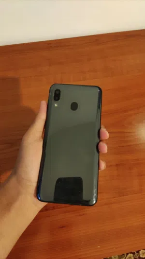 SAMSUNG A20