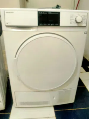 حماصة شارب 7 كيلو فيها خطأ رقمه E05 اللوحه شغاله 100% فيها إنارة داخليه موديل حديث