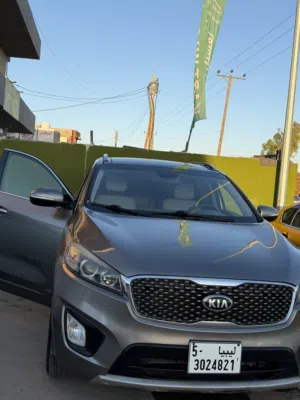 Used Kia Sorento in Tripoli