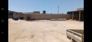 هنكر مفتوح m400  مع مخزن 120m  مغلق  يسبح وشة صيانة سيارات اوشاحنات  سمرك وزواق  اوورشة حداده.
