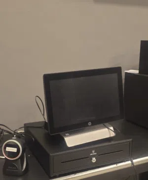 كاشير HP مع قارئ باركود مع طابعة وجرار