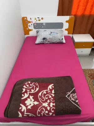 للبيع غرفه نوم حاله ممتازه