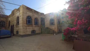 1500 m2 More than 6 bedrooms Villa for Sale in Sana'a Bayt Baws