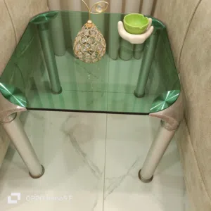 طاولات زجاج