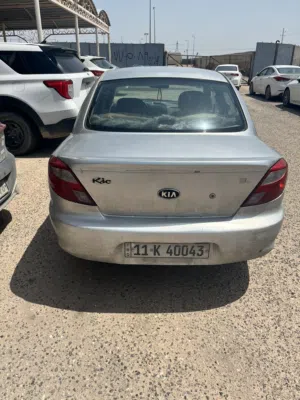 كيا ريو موديل 2000