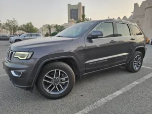 jeep grand Cherokee Laredo 2021 on installments