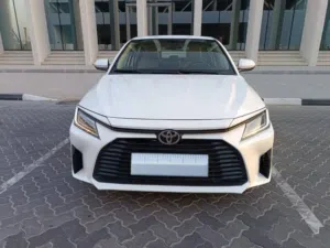 Toyota . Yaris . Daily4