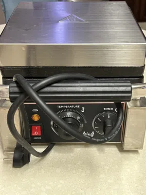 ماكنة وافل مربعات