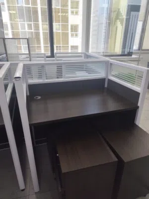 Office Workstation Table with Privacy Partition