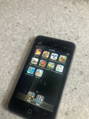 Apple iPhone 3 8 GB in Baghdad