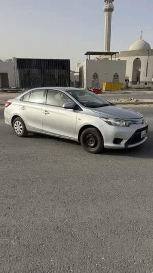 تويوتا يارس2014