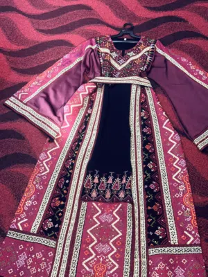 ثوب تطريز وكم ستان للبيع