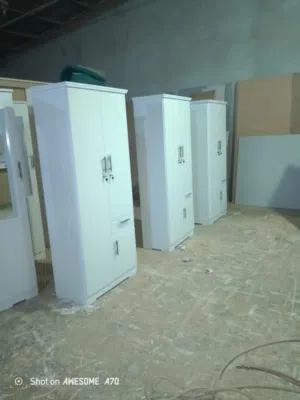 دولاب ملابس  خزانه ملابس جديد نفر حاله الدولاب جديد   لنفر  شخصي غير مستعمل  الخشب وطني